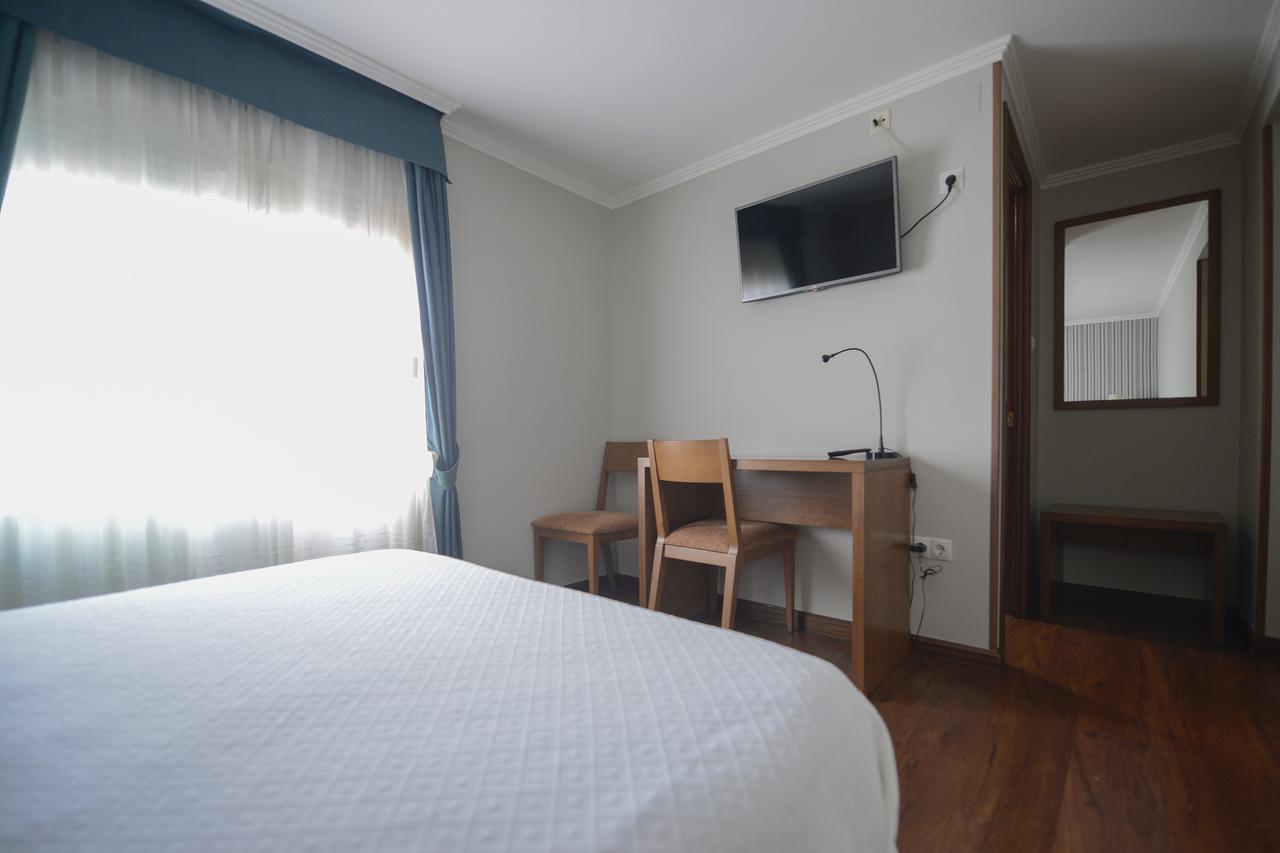 Hospedaxe A Vila ポブラ・ド・カラミニャル エクステリア 写真
